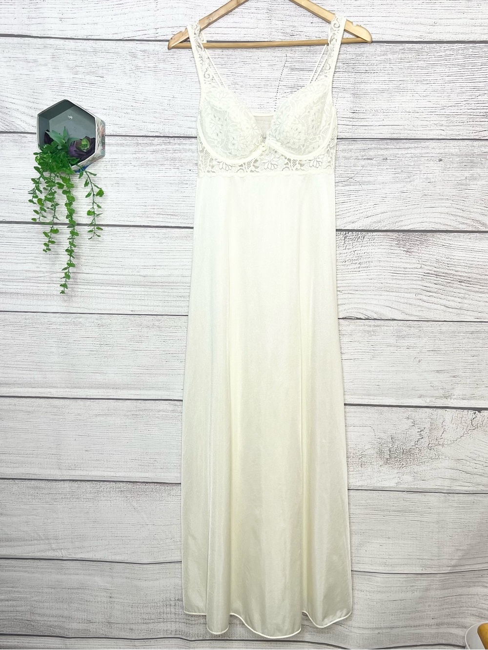 Vintage Victoria’s Secret Ivory White Satin & Sheer Lace Nightgown Size Large